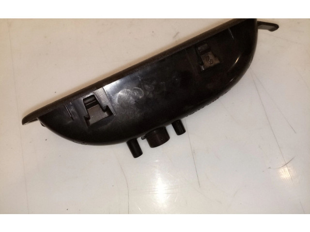 Панель 8200888798, TRASEIRODIREITO   Renault Clio III       