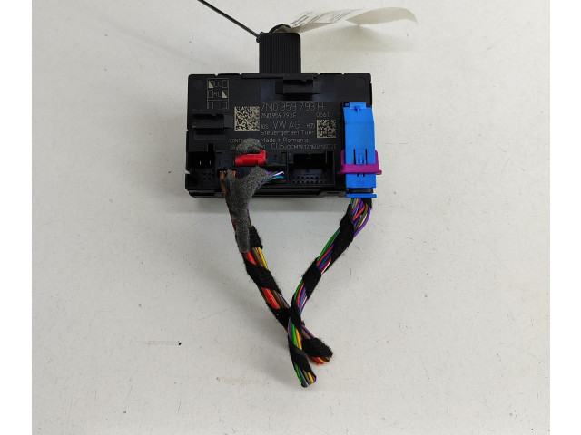 Блок управления дверью 7N0959793H, 7N0959793F Skoda Yeti (5L)