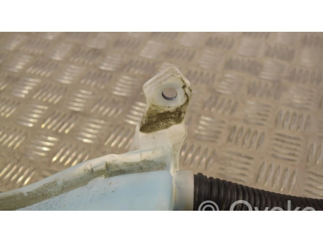 Бачок оконной жидкости