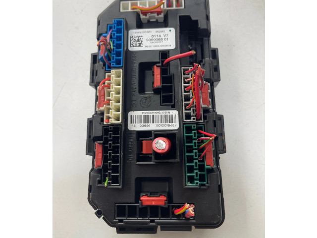 Pojistková skříňka 9389068, 06082017 BMW 4 F36 Gran coupe 2017