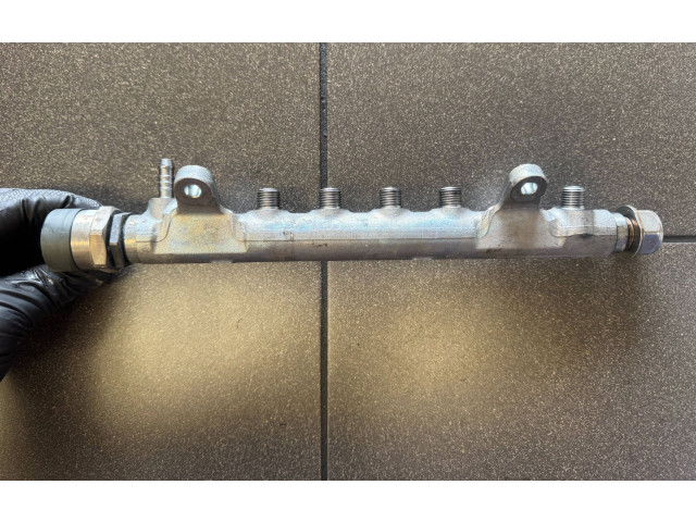 Топливная рампа 03L130089A   Audi A6 S6 C6 4F   для двигателя BRE