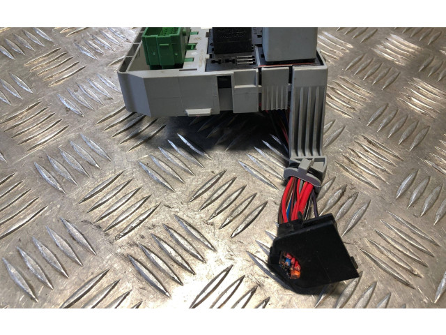 Блок предохранителей 13172923000   Opel Meriva A    