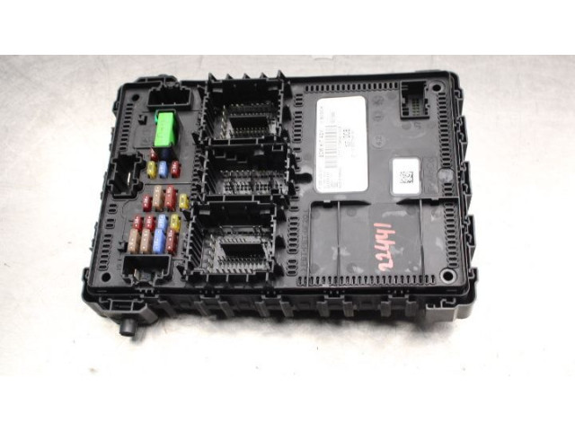 Блок предохранителей F005V03617   Ford Transit -  Tourneo Connect    
