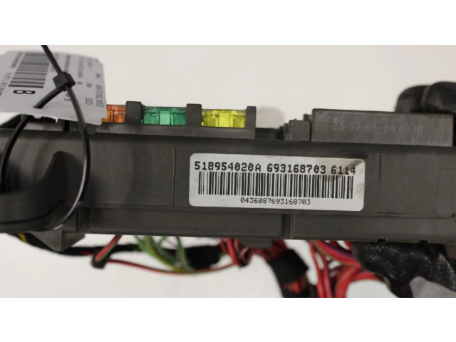 Pojistková skříňka BMW X6 E71 2010