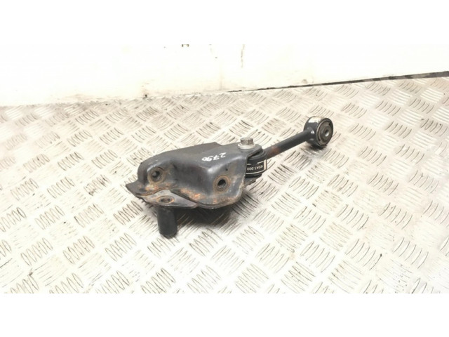 Другая деталь отсека двигателя