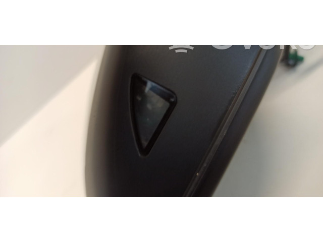 Зеркало электрическое        Skoda Karoq  2017 -  года   