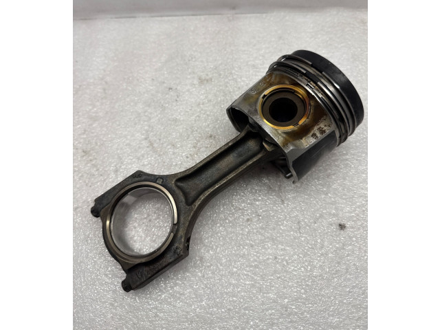  Поршень с шатуном  11248508023, 11258584899  BMW 5 G30 G31  