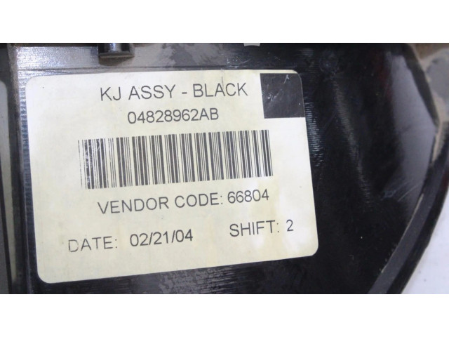 Панель приборов 04828962AB Jeep Cherokee III KJ