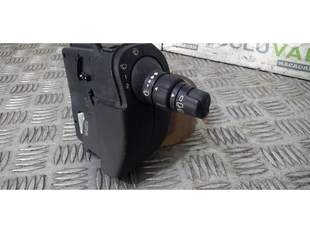 Ручка стеклоочистителей 8201590631 Renault Clio III