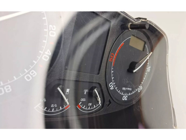 Панель приборов 1U0920810F Skoda Octavia Mk2 (1Z)