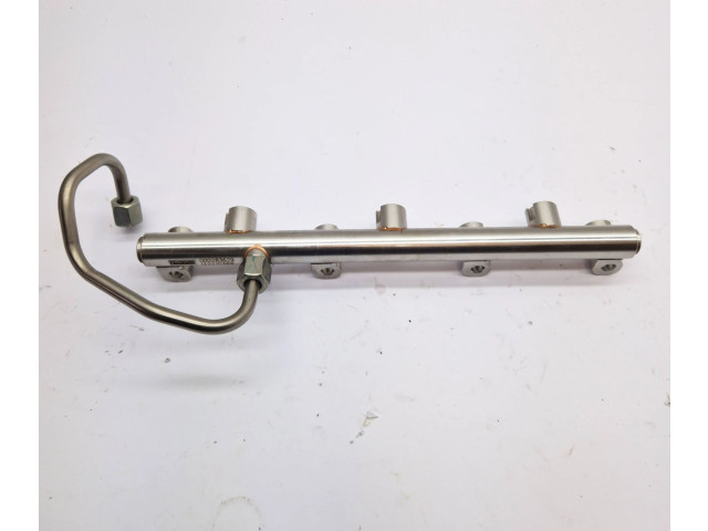 Топливная рампа 000283629, 133210389   Maserati Ghibli  