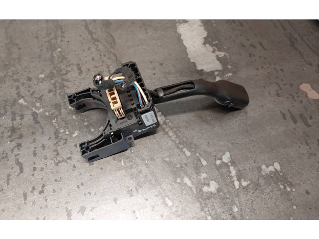 Ручка стеклоочистителей 8D0953503A    Audi A4 S4 B5 8D  ARM 