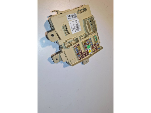 Vstřikovací lišta 91950B1221 Hyundai Genesis