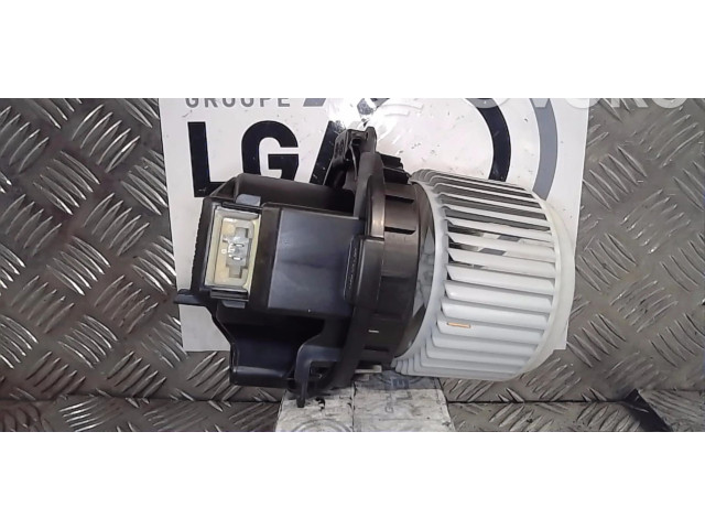 Вентилятор печки    272104788R   Renault Clio V