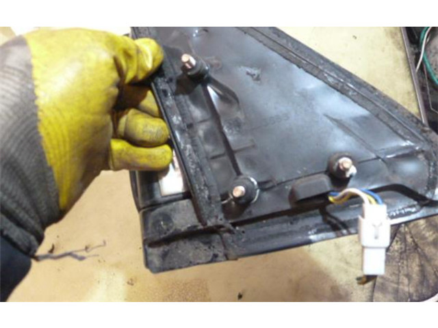 Зеркало электрическое Mitsubishi Montero - года