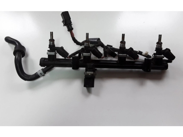 Топливная рампа 06K133681C   Audi TT TTS RS Mk3 8S   для двигателя CJSA