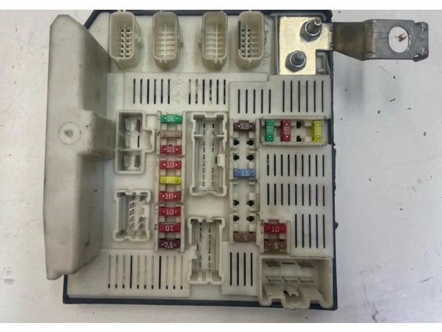Pojistková skříňka 8201044237 Renault Kangoo 2011