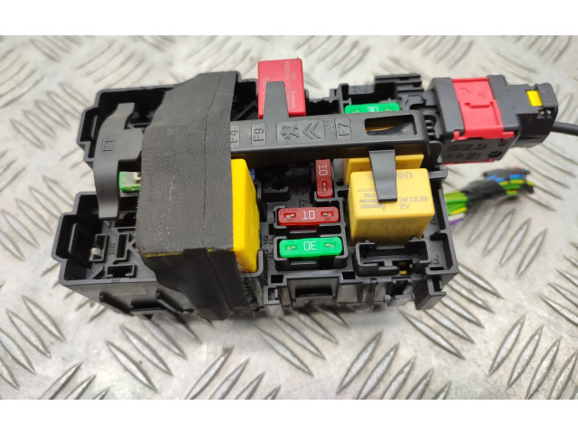 Блок предохранителей 453535801, 4535358 Peugeot 2008 I