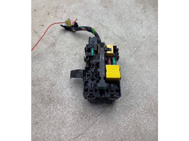 Блок предохранителей 04022016, 4531133 Peugeot 2008 I