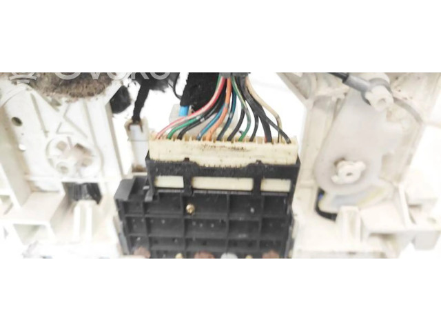 Блок управления климат-контролем Mitsubishi Carisma