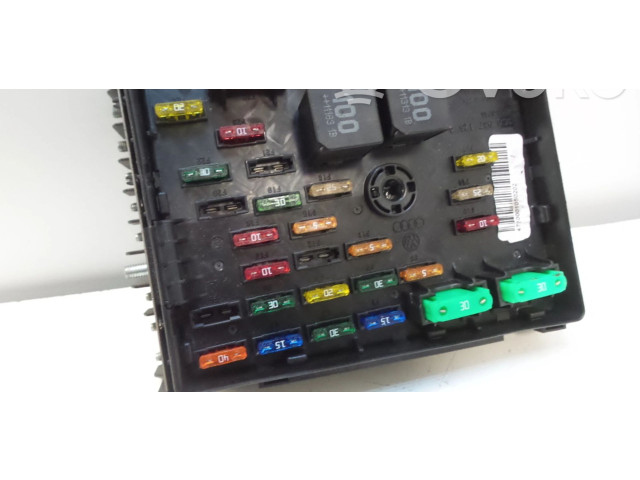 Блок предохранителей 3C0937125A Audi Q3 8U