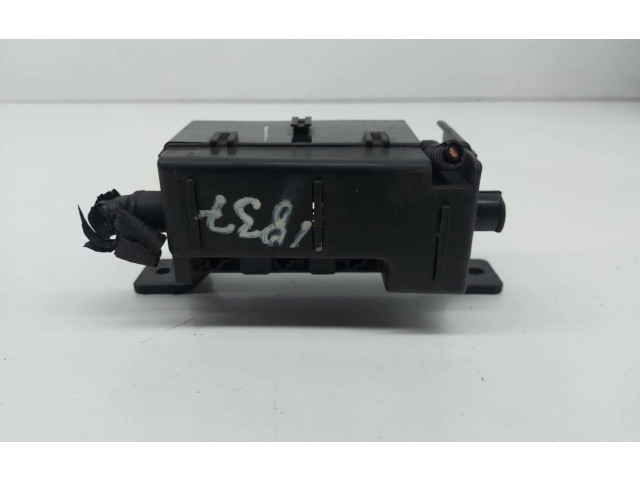 Блок предохранителей 0K53A67BX1   KIA Sorento    