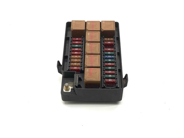 Блок предохранителей LJD2822AA Jaguar XK8 - XKR