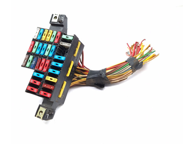 Блок предохранителей 7703597061   Renault Clio II    