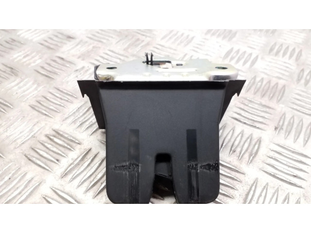 Замок багажника 3V0827505C    Skoda Superb B8 (3V) 2015-2024 года