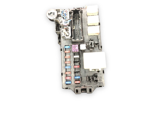 Блок предохранителей Daihatsu Terios