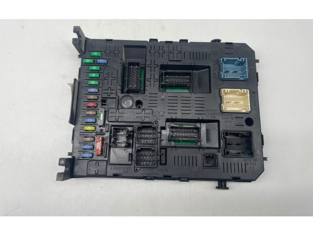 Блок предохранителей 966689558002   Peugeot 5008    