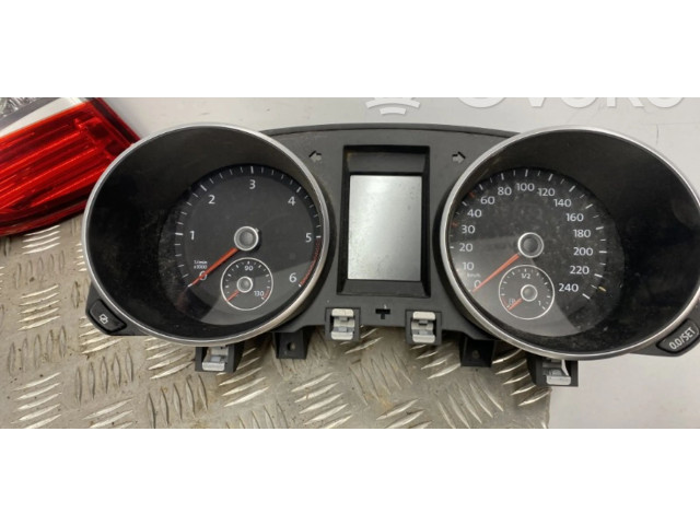 Панель приборов 5K0920870G Volkswagen Golf VI