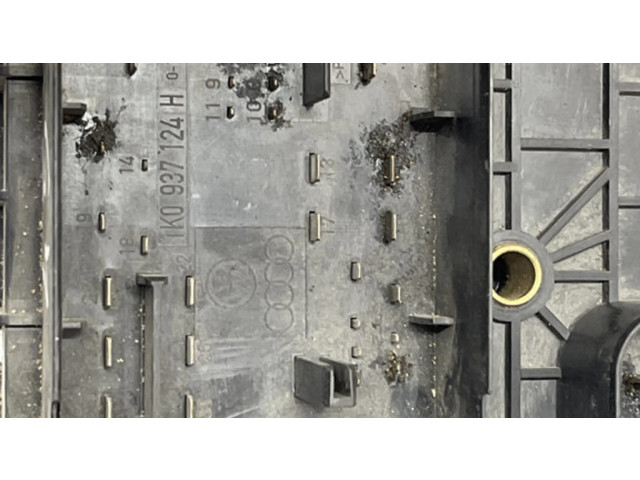 Блок предохранителей 1K0937124H, 013949631C Audi A3 S3 8L