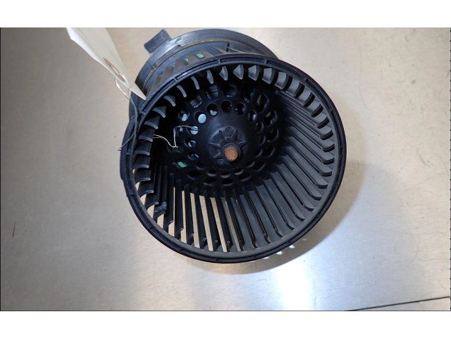 Вентилятор печки    272100975R   Dacia Duster