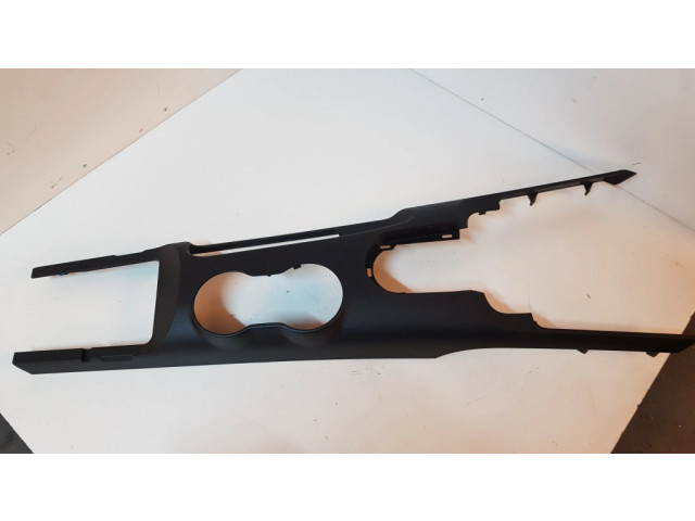 Другая центральная деталь консоли (туннеля)