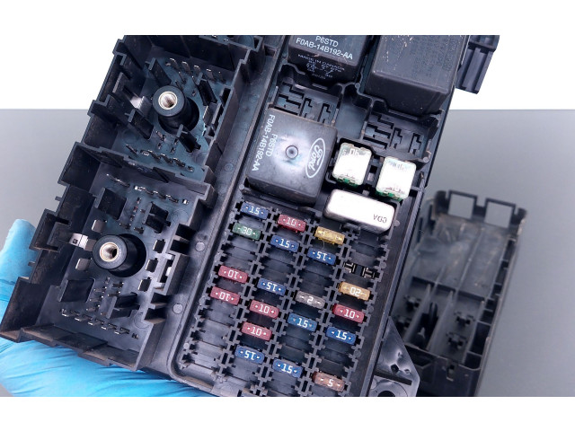 Блок предохранителей YF1T14A067AG, VF1T14B205CE Mercury Sable IV