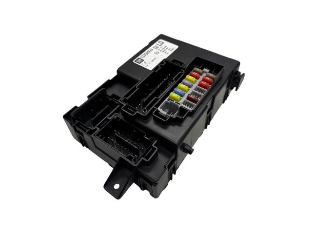 Блок предохранителей 13356923, 28282164   Opel Meriva B    