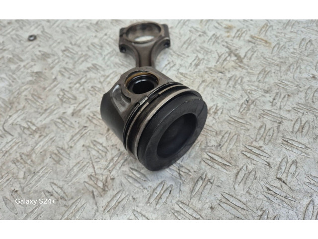 Поршень с шатуном 19N4, 897 Mitsubishi Outlander