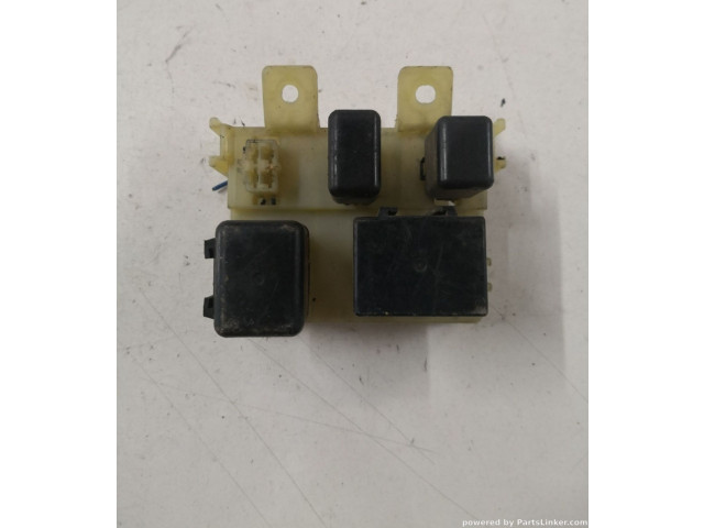 Zpětné zrcátko Mitsubishi Pajero 2001 Mb622327