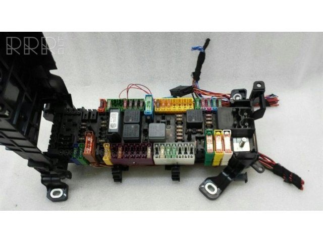   Pojistková skříňka A2465400240   Mercedes-Benz CLA C117 X117 W117 2016
