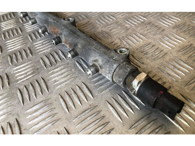 Топливная рампа 8658252, 001669 Volvo XC90