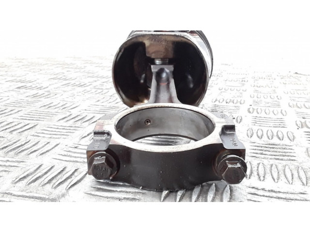 Píst Saab 9-7X pro benzínový motor 4.2