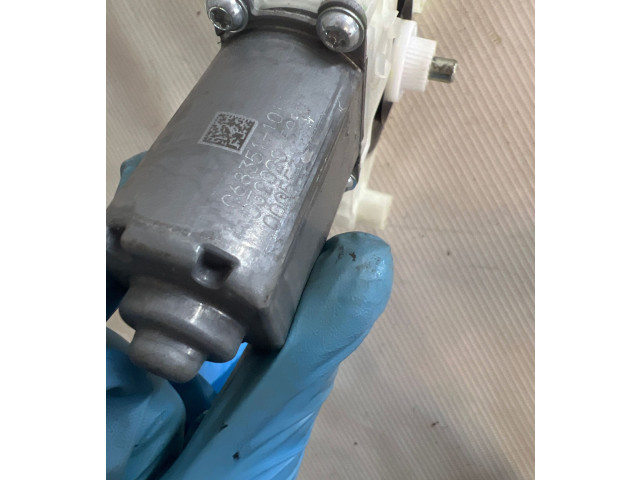 Vstřikovač A0009065806, 068351101 Mercedes-Benz GLE W167