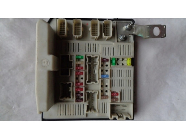 Pojistková skříňka 8201044238 Renault Kangoo II 2014