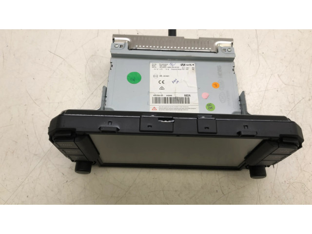 Радио/ проигрыватель CD/DVD / навигация