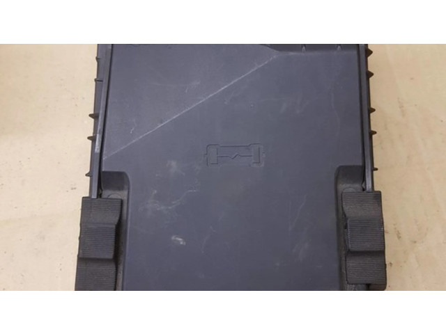 Pojistková skříňka Крышка ящика предохранителей 1K0937132F Audi A3 S3 A3 Sportback 8P 2007