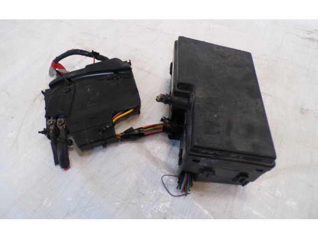 Блок предохранителей  GV4T-14K733-BMG   Ford Kuga II    