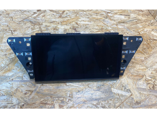 Радио/ проигрыватель CD/DVD / навигация