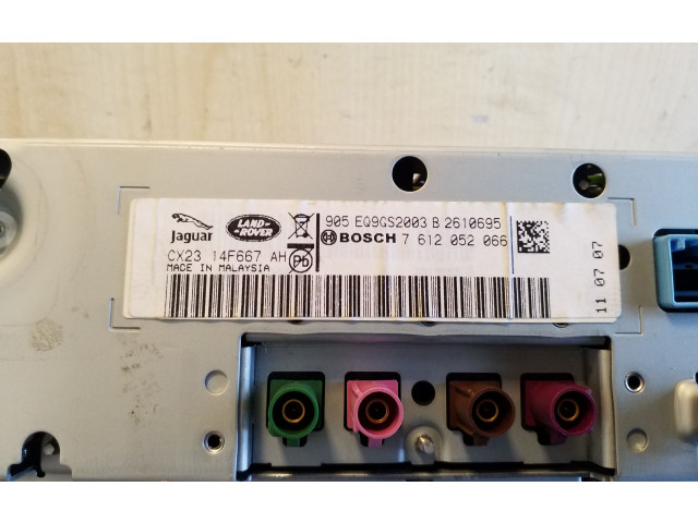 Радио/ проигрыватель CD/DVD / навигация