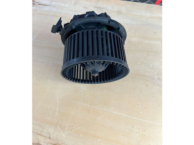 Вентилятор печки    N108824F, K4M   Dacia Duster